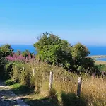 A La Vie, A La Mer. Дом отдыха